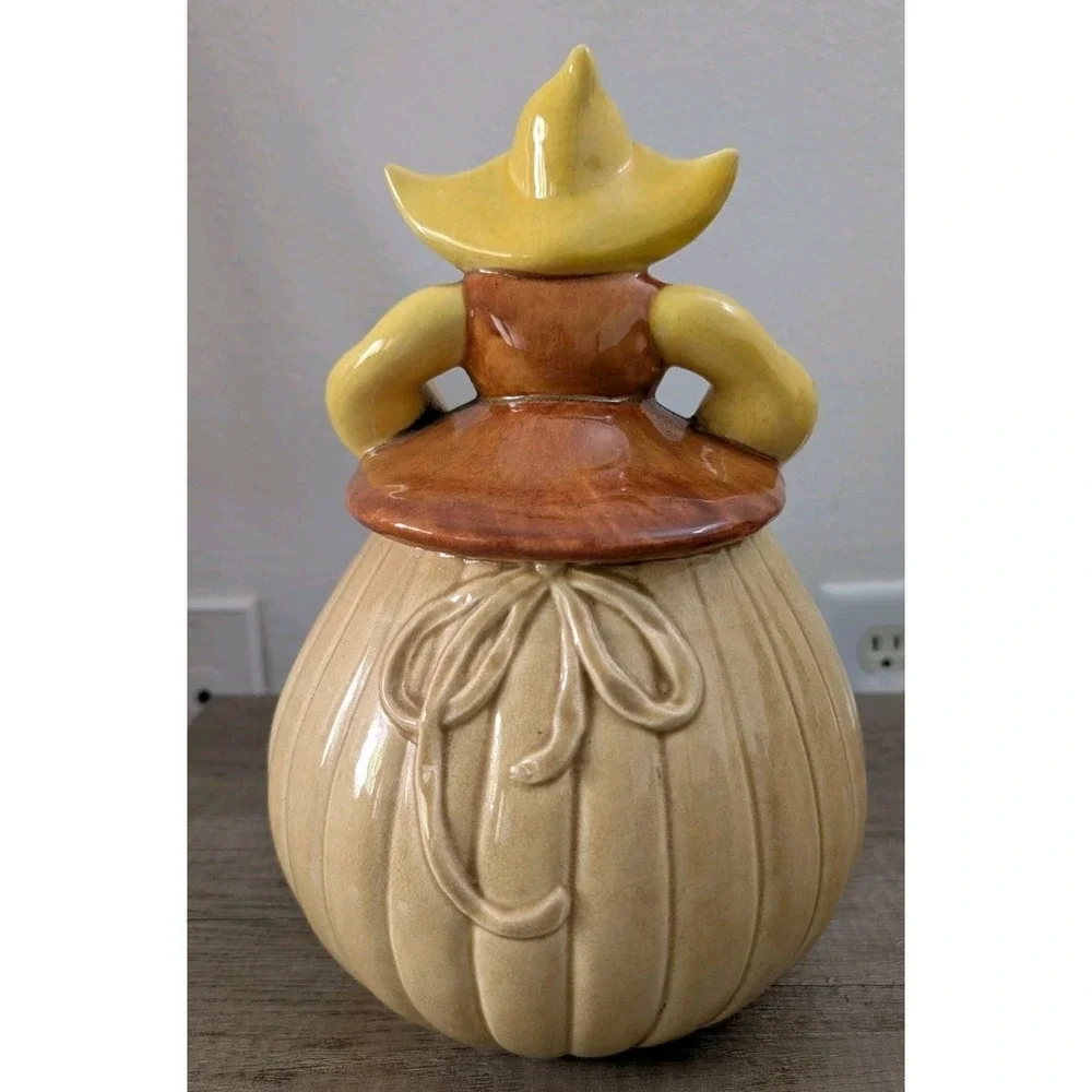 Red Wing‎ USA Pottery Katrina Dutch Girl Cookie Jar Vintage Yellow Ceramic Lid